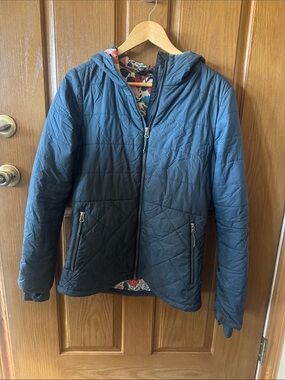 Strafe Women's Insulated Quilted Hooded Jacket - Blue with floral lining